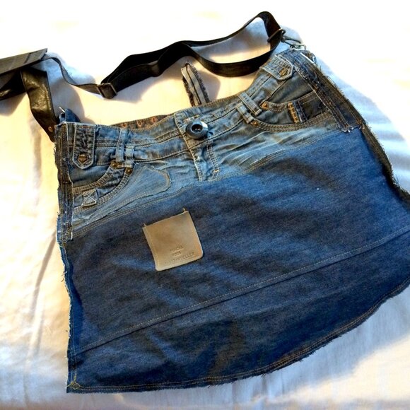 Upcycled jeans oversized bag, over the sholder bag, Made in Canada - Picture 5 of 7
